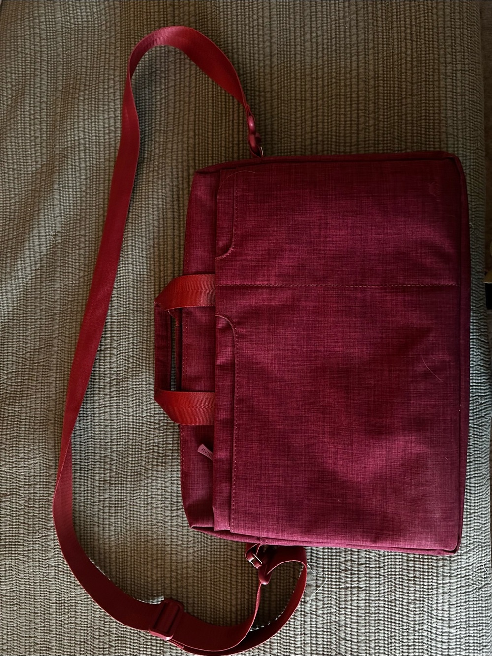 Women's Red Laptop Messenger Bag - Sleek Everyday Carry